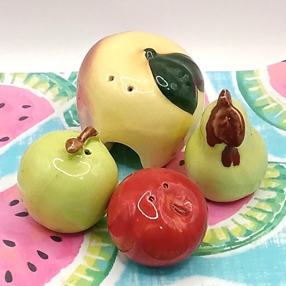 Red Green Yellow APPLE PEAR Salt Pepper Shakers Ceramic 4 Pc Lot